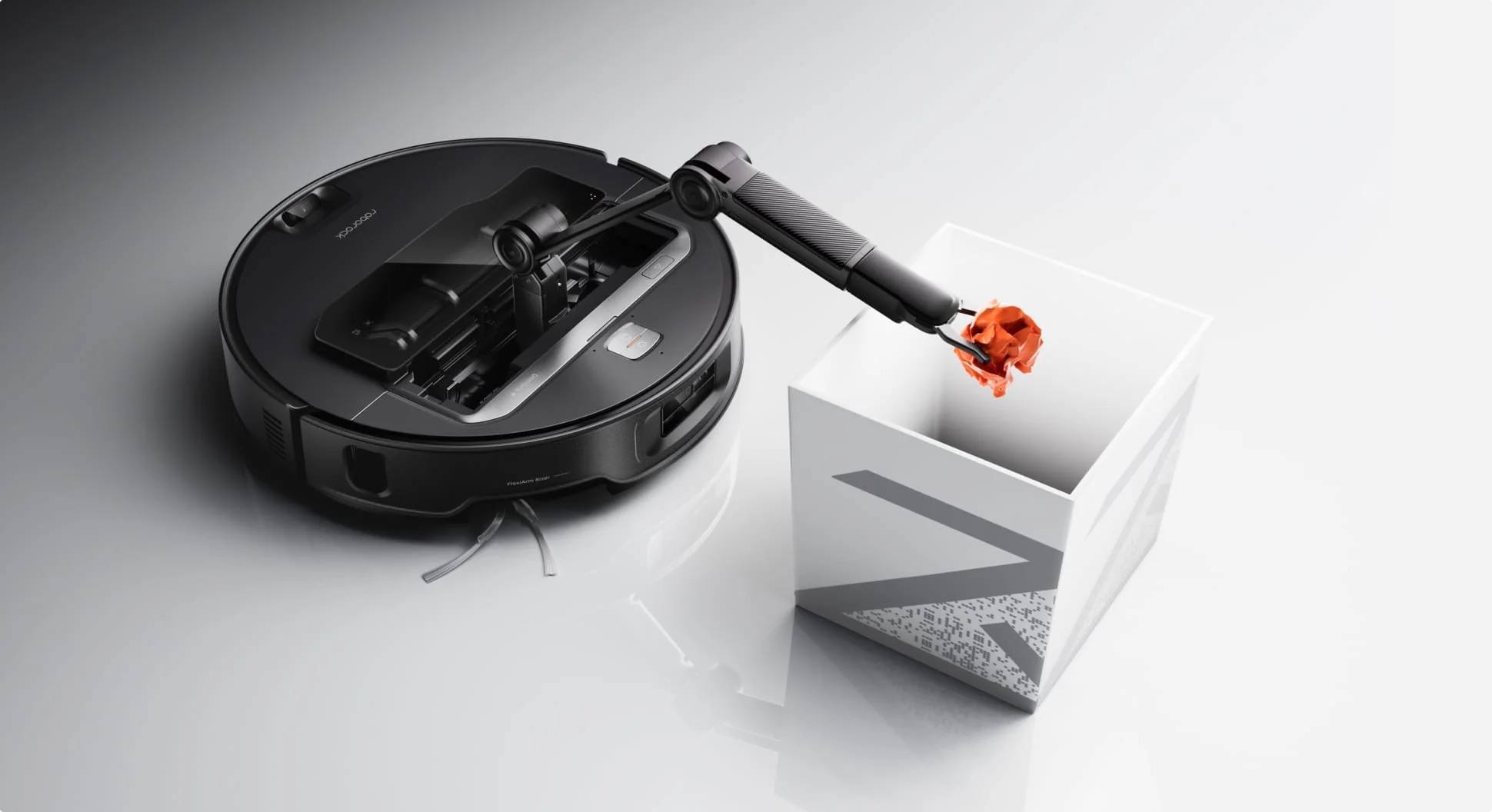Roborock Saros Z70 может поднимать и переносить предметы массой до 300 грамм — то есть стакан воды (после обновления прошивки) подать сможет.